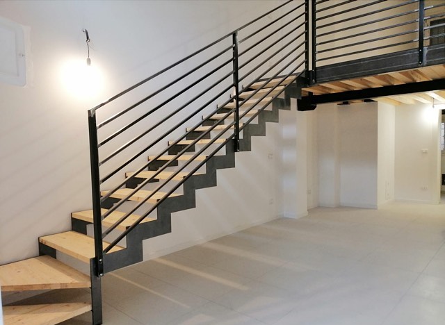 Scale per interni in metallo di design