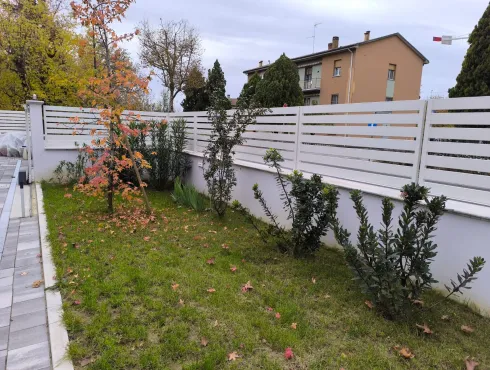 Recinzione con doghe in acciaio zincato verniciato